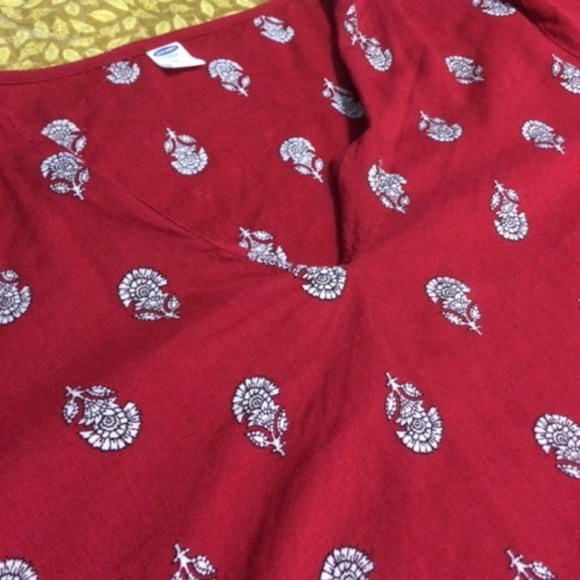 3/4 sleeve crimson red top - Picture 2 of 3